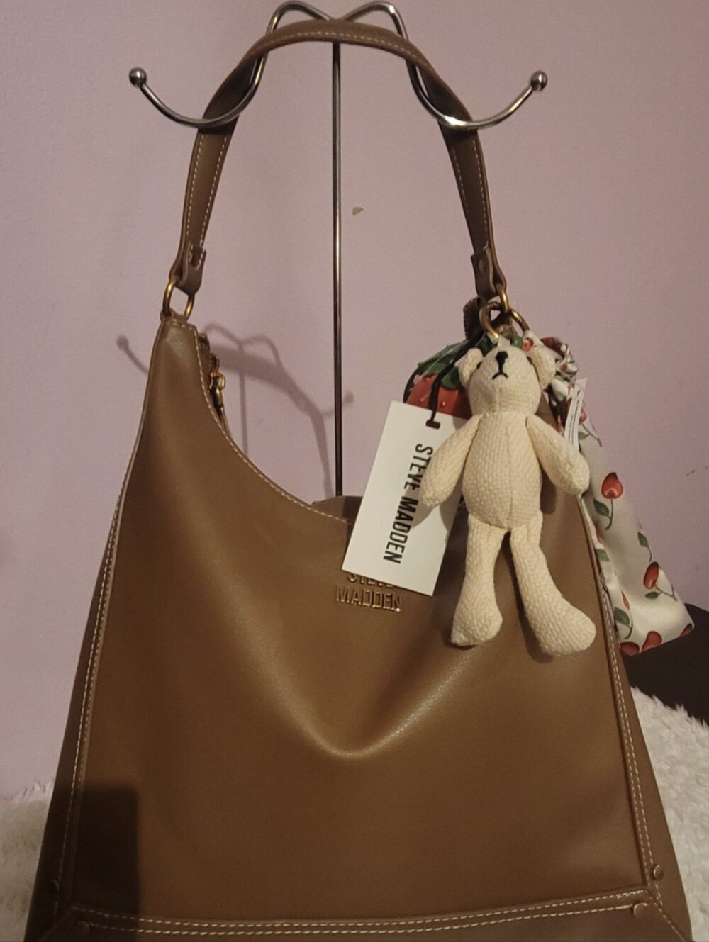 Steve Madden Nutshell Hobo Bag Faux Leather w/ Teddy Bear Charm, Strawbe